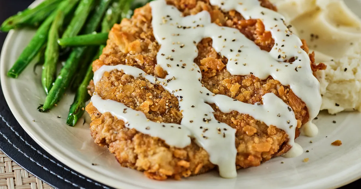 Classic Country-Fried Steaks & Gravy | Beef Loving Texans | Beef Loving Texans is your one-stop info